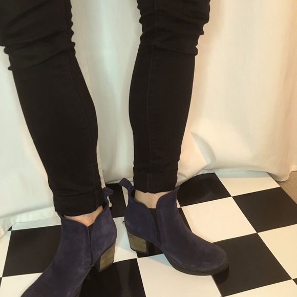 All Season BLUE SUEDE SHOES! Water resistant. - Picture 5 of 12